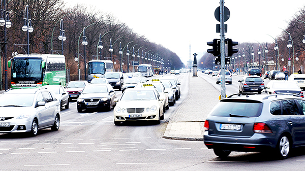 Traffic on the Unter den Linden